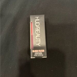 Huda Beauty Blush Filter Liquid Blush in Strawberry Cream